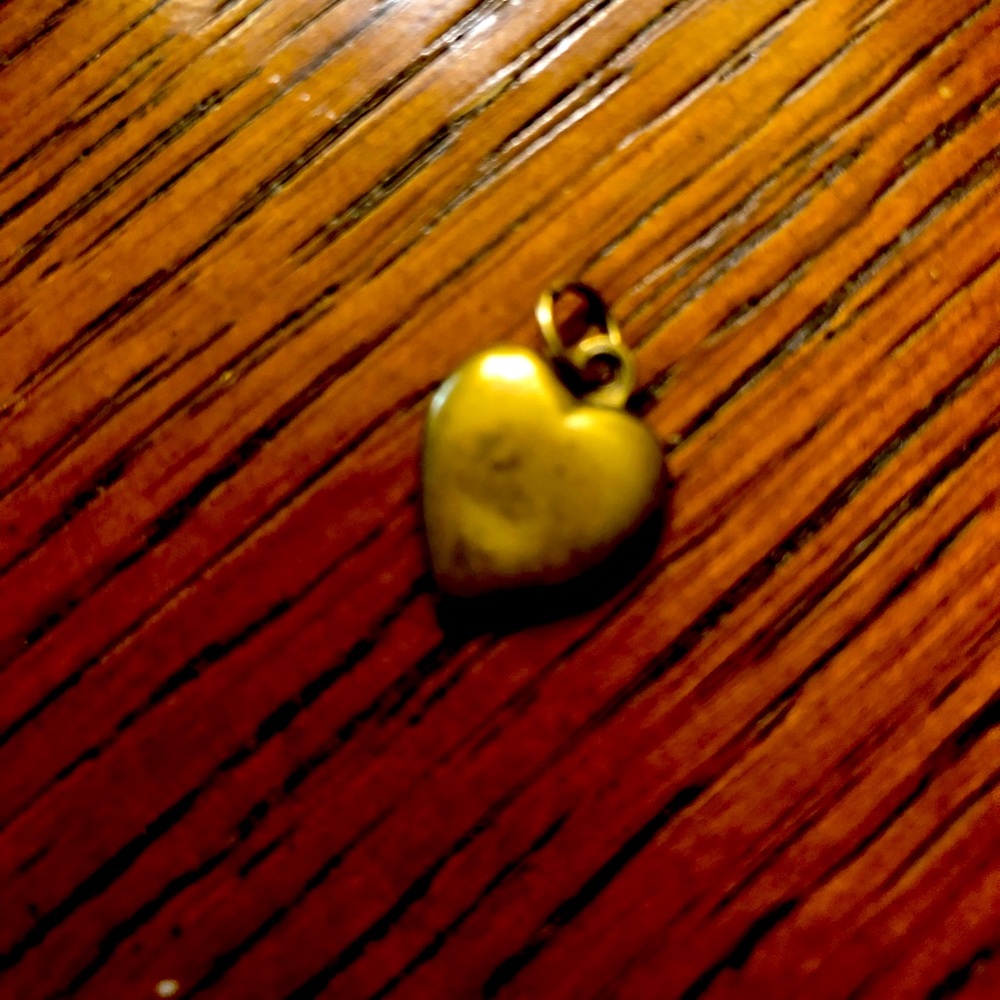 Antique gold heart pendant vintage necklace. Carved vertical design Art Deco - Picture 3 of 8